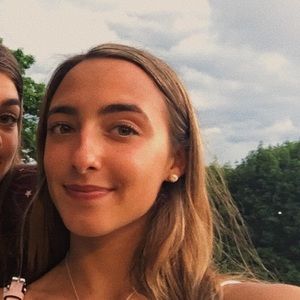 Meet your Posher, Claire